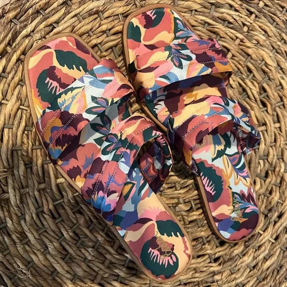 BODEN Printed Satin Slide Sandals - Picture 5 of 11